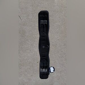NWT Equestrian EquiFit Essential Dressage Girth with Sheepswool Liner sz 28